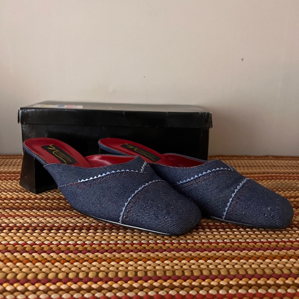 Newport News Easy Style Denim low heels -sz-9